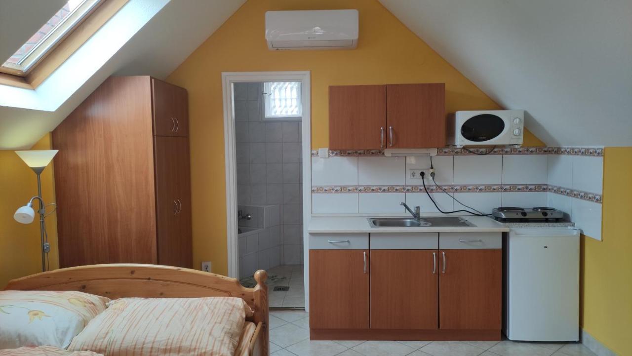 Liget Apartman Balatonfoldvar Luaran gambar