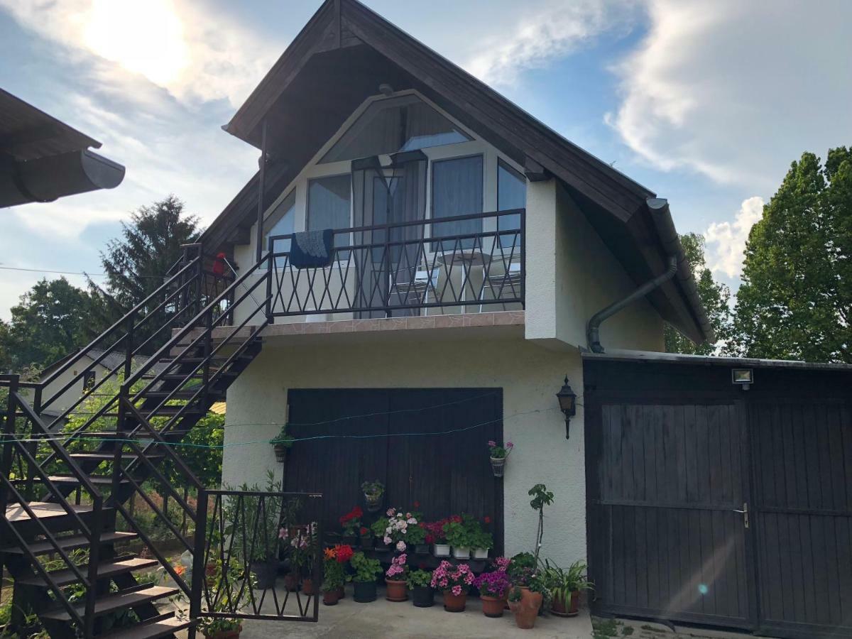 Liget Apartman Balatonfoldvar Luaran gambar