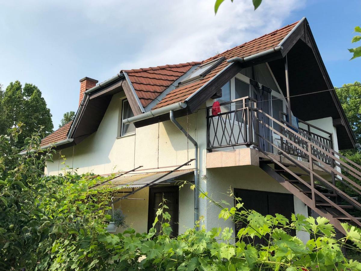Liget Apartman Balatonfoldvar Luaran gambar